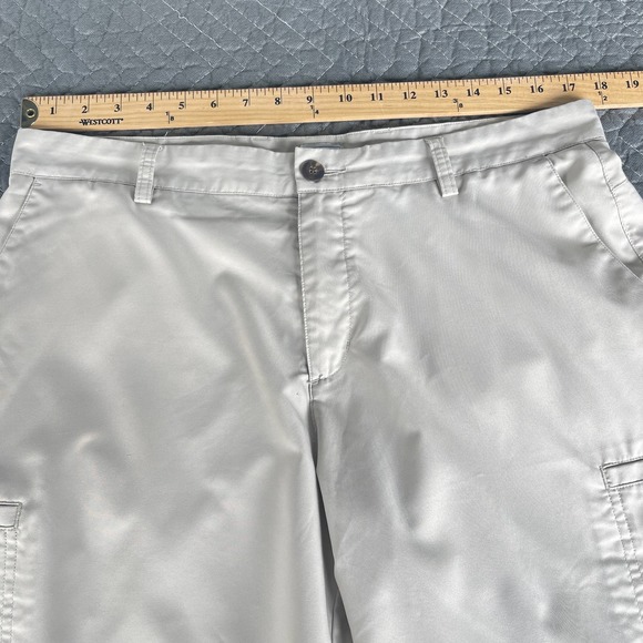 Adidas Shorts Mens Size 34 Beige Outdoor Cargo Lightweight - Picture 6 of 9